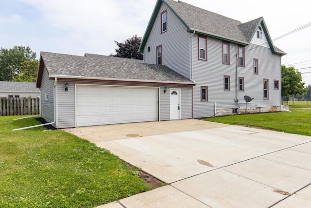 524 W New York Ave, Oshkosh, WI 54901 - view of front of home with roof with shingles and a garage