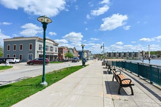 456 W Wisconsin Ave, Pewaukee, WI 53072 - view of home's community