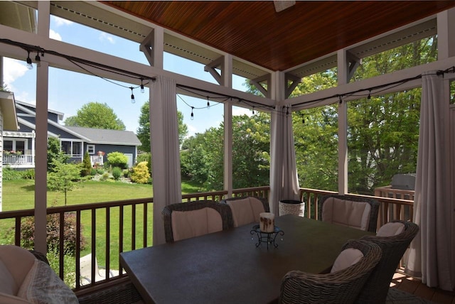 6833 Phil Lewis Way, Middleton, WI 53562 - sunroom with outdoor dining space