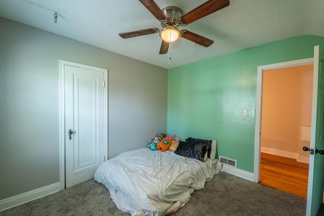 7550 26th Ave, Kenosha, WI 53143 - carpeted bedroom featuring baseboards and ceiling fan