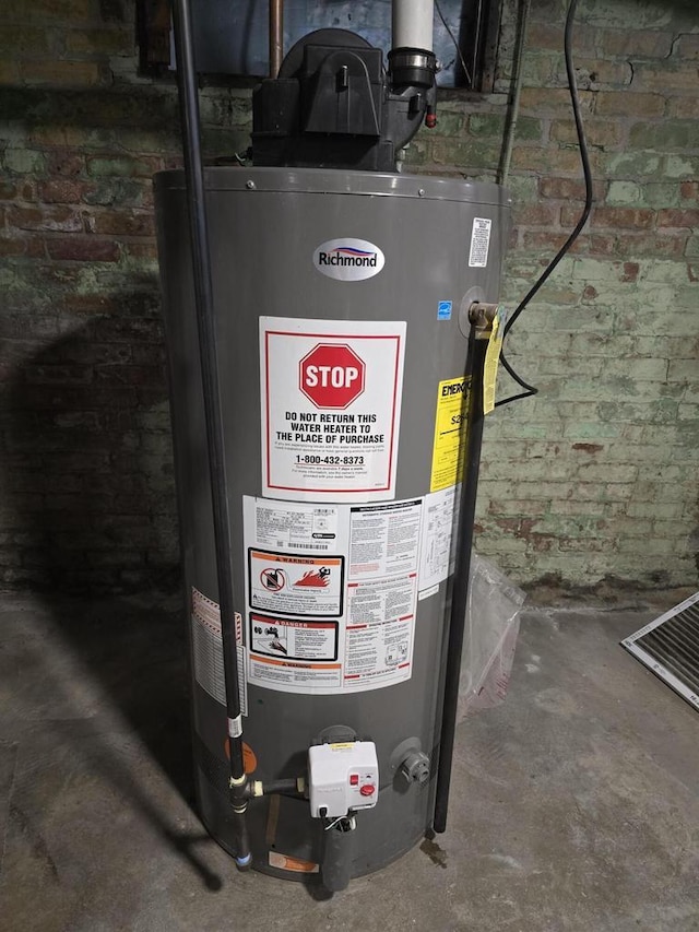 1635 Grand Ave, Racine, WI 53403 - utility room featuring water heater