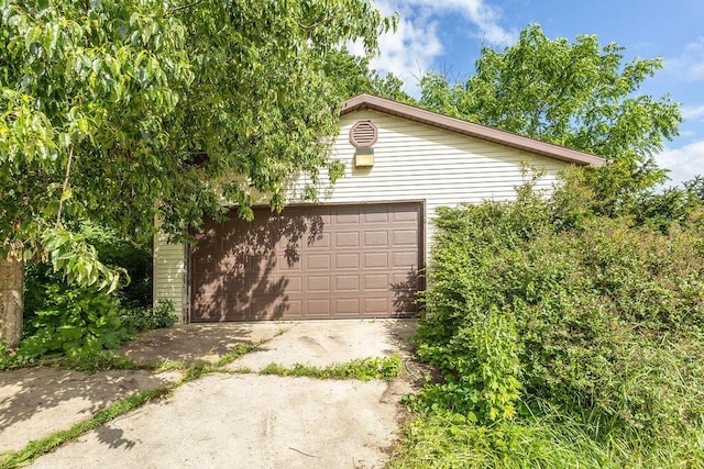 5046 State Highway 33, West Bend, WI 53095 - view of detached garage
