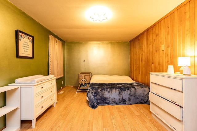 E2880 Witcraft Ridge Rd, Genoa, WI 54632 - bedroom featuring light wood-style flooring
