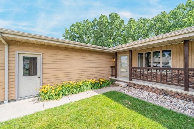 2232 N Cloudview Dr, Appleton, WI 54914 - entrance to property featuring a lawn and covered porch