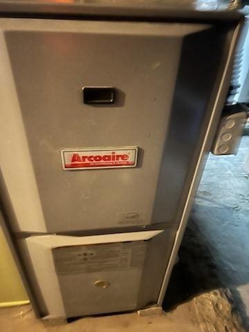 556 E Jefferson St, Waupun, WI 53963 - detailed view of heating unit