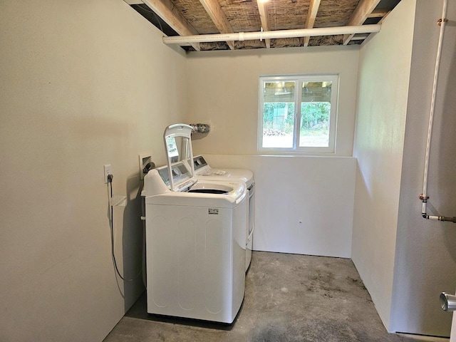 1209 E 15th St, Marshfield, WI 54449 - washroom featuring independent washer and dryer