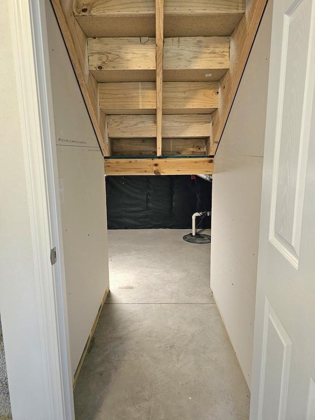 1209 E 15th St, Marshfield, WI 54449 - hallway featuring concrete flooring