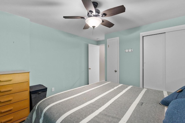 6170 Bay Shore Dr, Sturgeon Bay, WI 54235 - bedroom featuring a closet and ceiling fan