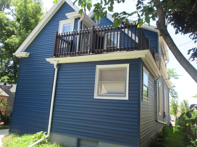 2116 W Atkinson Ave Unit 2116A, Milwaukee, WI 53209 - view of side of property featuring a balcony