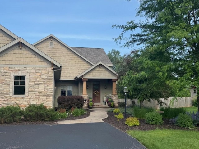 4920 N Meade St, Appleton, WI 54913 - craftsman-style home featuring stone siding