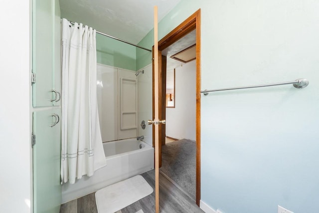 1208 W 8th St, Appleton, WI 54914 - full bathroom featuring wood finished floors and shower / bath combination with curtain
