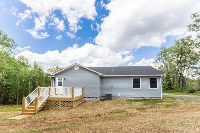 465 Soybean Dr, Appomattox, VA 24522 - rear view of property featuring a yard, a deck, and a shingled roof