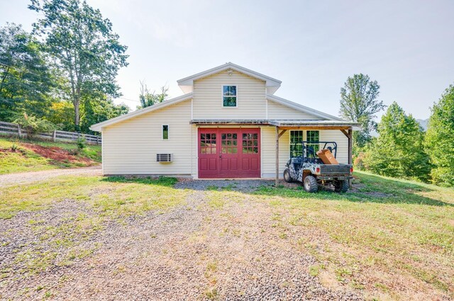 1343 Wares Gap Rd, Monroe, VA 24574 - view of front of home featuring driveway, fence, and a front lawn