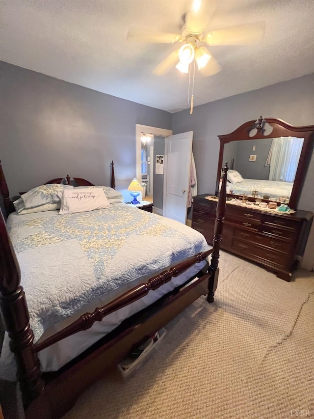 811 Broad St, Altavista, VA 24517 - carpeted bedroom featuring ceiling fan