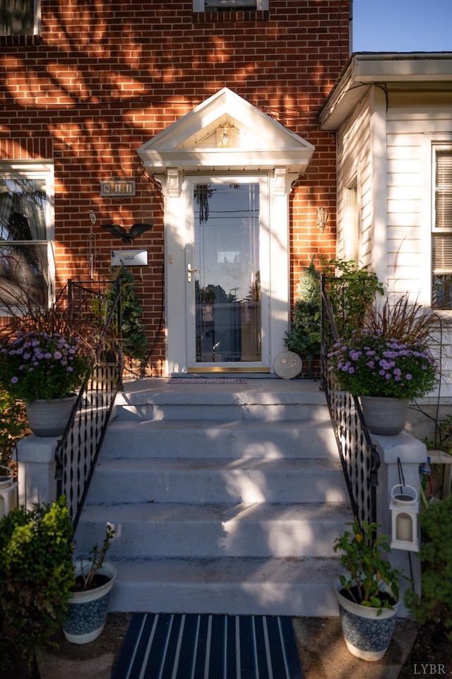 811 Broad St, Altavista, VA 24517 - view of property entrance
