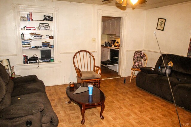 1310 Garfield Ave, Lynchburg, VA 24501 - living area featuring ceiling fan