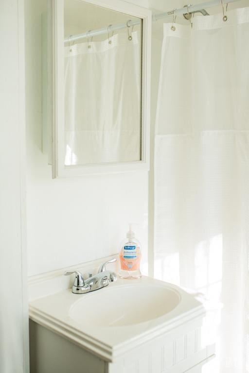 67 Lentz Ln, Shipman, VA 22971 - full bath with vanity