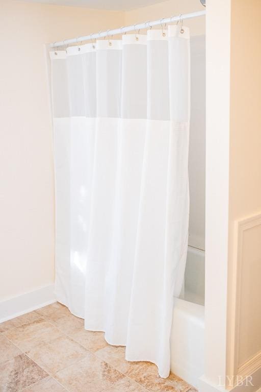 67 Lentz Ln, Shipman, VA 22971 - full bath with shower / bath combo and baseboards