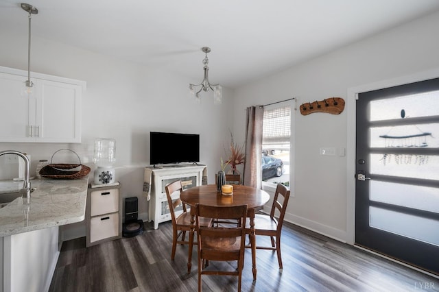 3047 Fulton St, Lynchburg, VA 24501 - dining room featuring dark wood finished floors and baseboards
