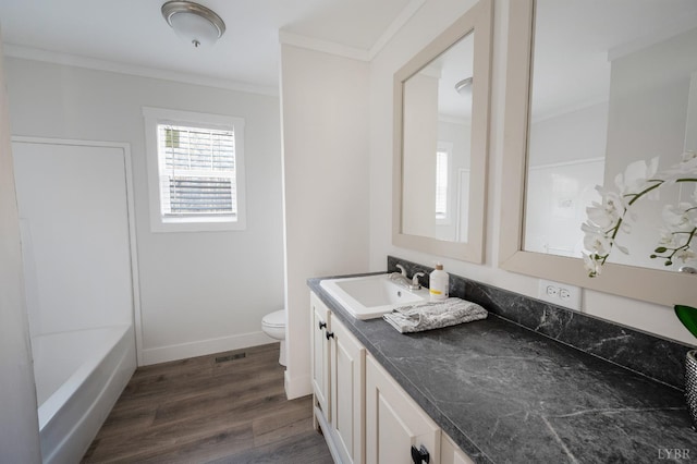 899 Union Hill Rd, Amherst, VA 24521 - bathroom featuring ornamental molding, vanity, wood finished floors, and a bathtub