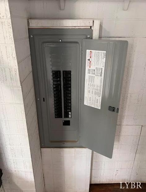 1014 Buchanan St, Lynchburg, VA 24501 - utilities featuring electric panel