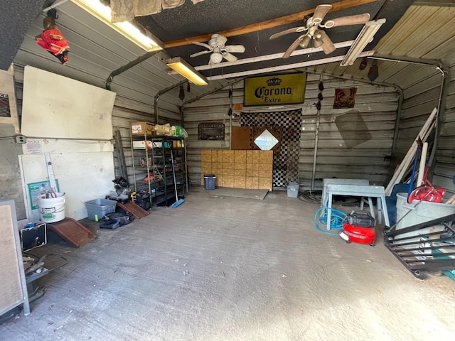 garage featuring ceiling fan