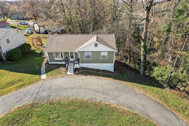 1117 Long Meadows Dr, Lynchburg, VA 24502 - view of front of property with a front lawn