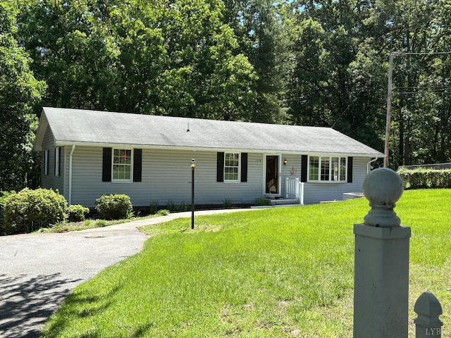 1118 Galax St, Bedford, VA 24523 - ranch-style house with a front yard and asphalt driveway