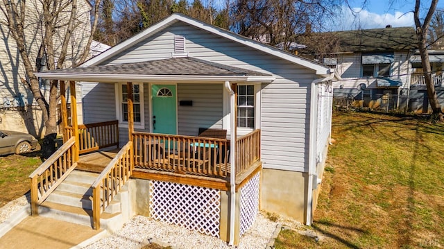 1516 Pierce St, Lynchburg, VA 24501 - bungalow-style house featuring a porch, a front lawn, and a shingled roof