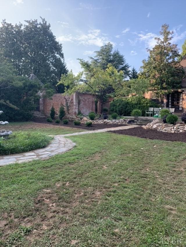 1670 Church St, Appomattox, VA 24522 - view of yard