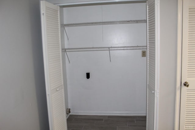 34 Cape Point Ct, Lynchburg, VA 24502 - laundry area featuring electric dryer hookup, wood finish floors, and baseboards