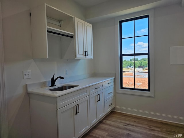 18 Grandset Dr, Forest, VA 24551 - laundry area with a sink, wood finished floors, and baseboards
