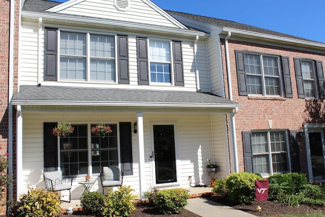 224 Duncraig Dr, Lynchburg, VA 24502 - townhome / multi-family property with covered porch and brick siding
