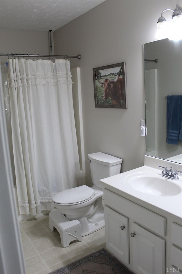 224 Duncraig Dr, Lynchburg, VA 24502 - full bath with toilet, vanity, tile patterned flooring, curtained shower, and a textured ceiling