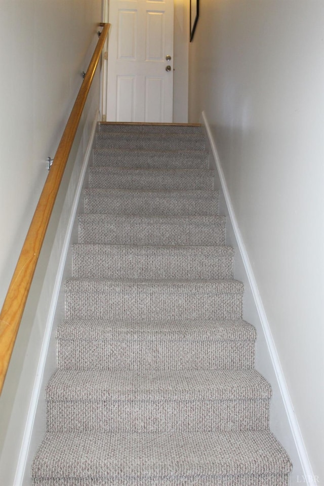 224 Duncraig Dr, Lynchburg, VA 24502 - view of stairs