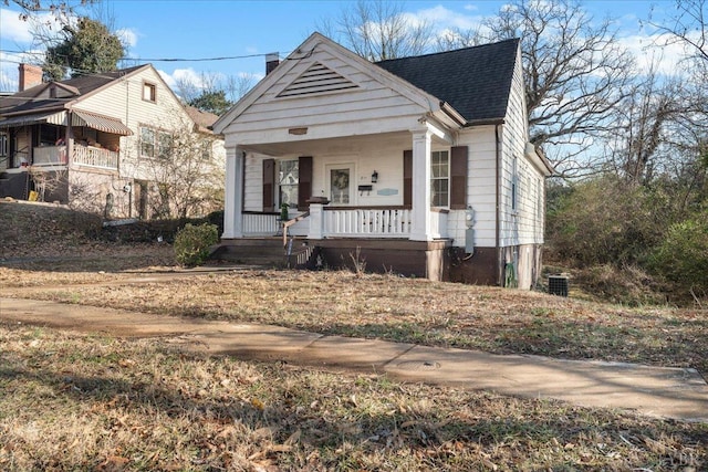 211 Warren Ave, Lynchburg, VA 24501 - bungalow-style home with a porch and roof with shingles