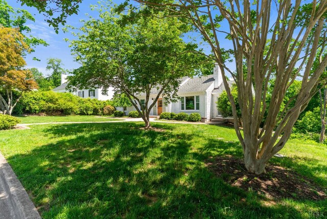 3756 Woodside Ave, Lynchburg, VA 24503 - view of front facade with a front yard
