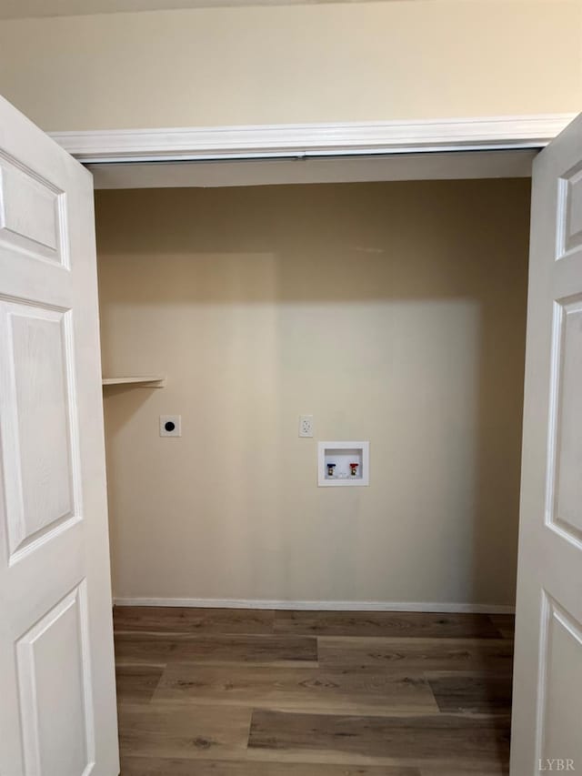 4103 Hogwallow Rd, Nathalie, VA 24577 - clothes washing area featuring laundry area, baseboards, wood finished floors, hookup for a washing machine, and hookup for an electric dryer