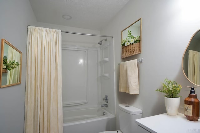1417 Tunbridge Rd, Lynchburg, VA 24501 - full bath with vanity, shower / tub combo, and a textured ceiling