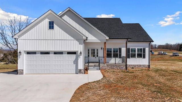 2135 Bellevue Rd, Forest, VA 24551 - modern inspired farmhouse featuring a porch, driveway, a garage, a shingled roof, and a front lawn