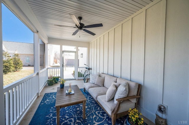 706 Elmwood Ave, Lynchburg, VA 24503 - sunroom featuring an outdoor living space and a ceiling fan