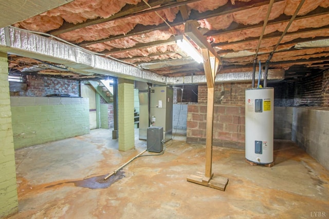 226 Denver Ave, Lynchburg, VA 24503 - unfinished below grade area with electric water heater