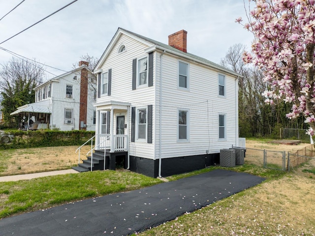 1640 Shaffer St, Lynchburg, VA 24501 - view of front of home featuring a chimney
