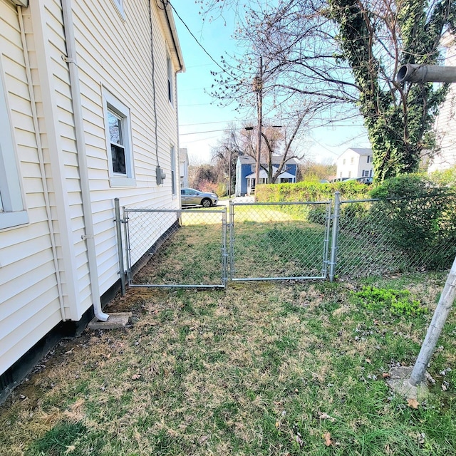 1640 Shaffer St, Lynchburg, VA 24501 - view of yard with fence and a gate