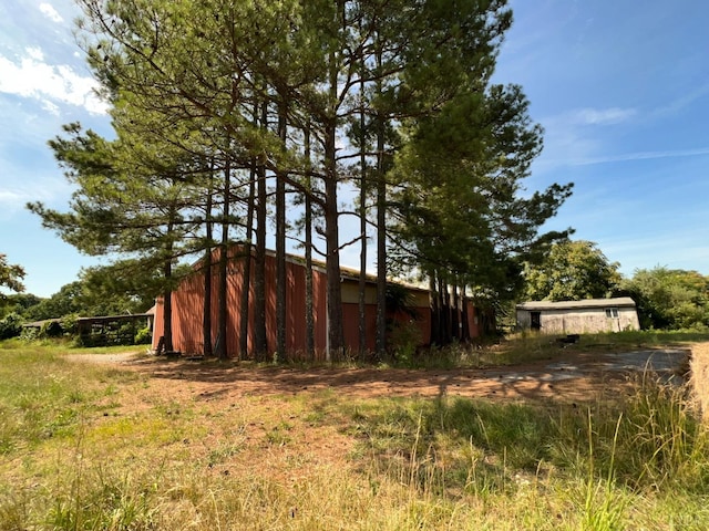1358 S Coolwell Rd, Madison Heights, VA 24572 - view of yard featuring an outbuilding