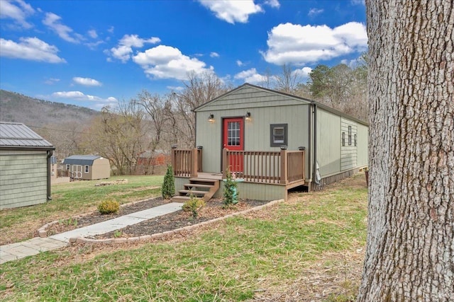 3554 Leffel Rd, Roanoke, VA 24018 - view of front of house with a front lawn