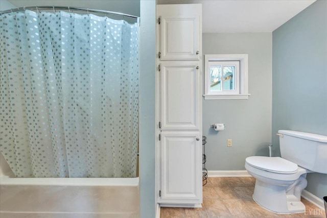 3554 Leffel Rd, Roanoke, VA 24018 - full bath featuring baseboards, toilet, tile patterned floors, and a shower with curtain