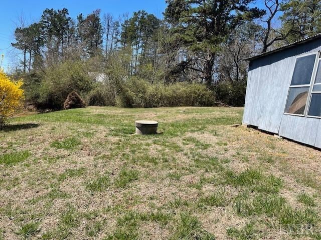 1534 Main St, Altavista, VA 24517 - view of yard featuring an outdoor structure