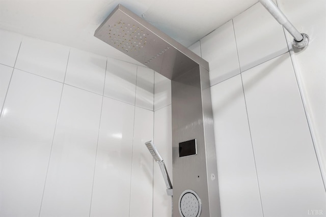 326 Jackson St, Lynchburg, VA 24504 - room details featuring a shower