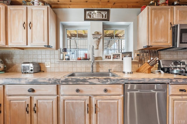 700 Cloudcroft Dr, Monroe, VA 24574 - kitchen with decorative backsplash, a sink, stainless steel appliances, and light brown cabinetry